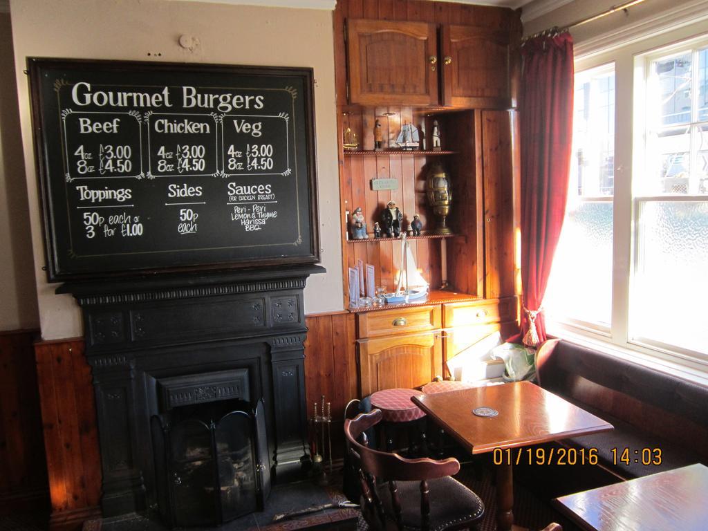 Queen Mary Inn Poole Exteriér fotografie